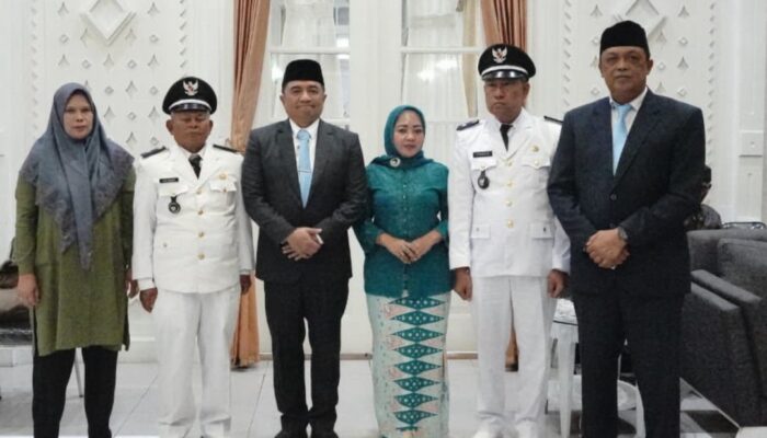 Garut Kerap Salah Sasaran Bansos, Bupati Syakur Sentil Dua Kades Anyar: “Saya Juga Mau Kalau Dikasih”