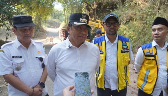 Bupati Garut Tinjau Rehabilitasi Jalan Limbangan–Selaawi Senilai Rp1,3 Miliar, Perkuat Akses ke Sumedang