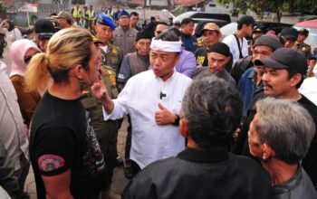 Pemprov Jabar dan Pemkot Bandung Tertibkan Bangli-PKL di Kiaracondong, 800 Kios Disiapkan untuk Relokasi