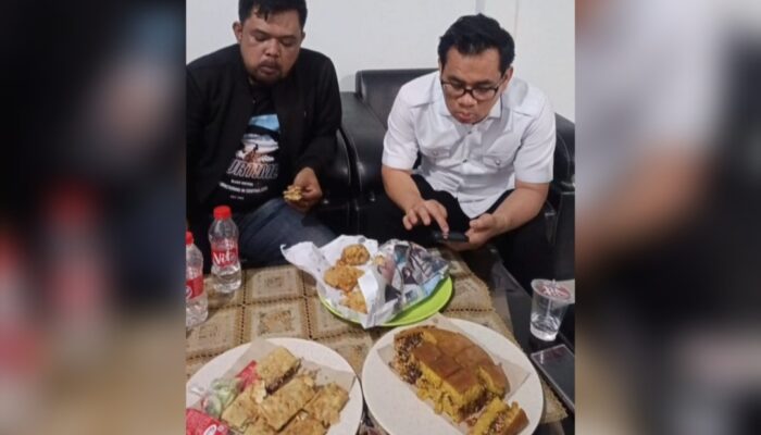 ​Pertemuan Malam Kadis PUPR Garut dengan Aktivis Sebelum Aksi: Kompromi atau Bahas Teknis?