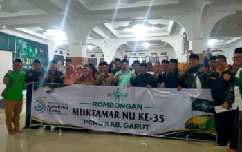 Rombongan PCNU Garut ke Muktamar NU ke-35 di Jombang.
