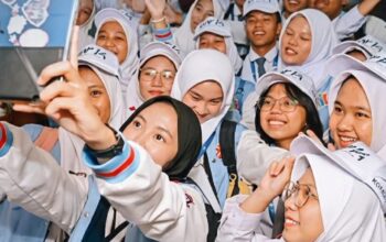 Intip Dapur Pengawasan Sinyal dan Frekuensi Nasional, 50 Pelajar se-Indonesia Sambangi Komdigi