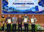 Ganjar Pelayanan Adminduk Garut, Gubernur Dedi Mulyadi Serahkan Penghargaan Pembina Adminduk Prima 2026