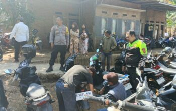Menyapu Knalpot Brong di Sekolah, Polsek Malangbong Sita 20 Knalpot Bising Siswa