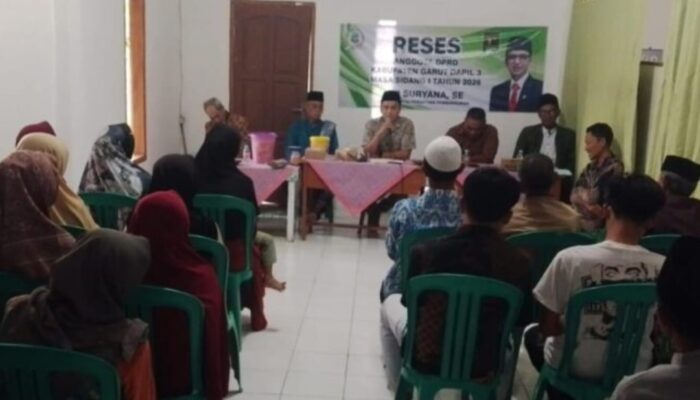 Jalan Rusak hingga Posyandu, Warga Sukawening Garut “Hujani” Ayi Suryana Tuntutan Kebutuhan Dasar ​