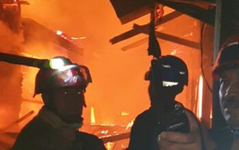 Pasar Andir Garut Terbakar, Puluhan Kios Hangus Dilalap Api