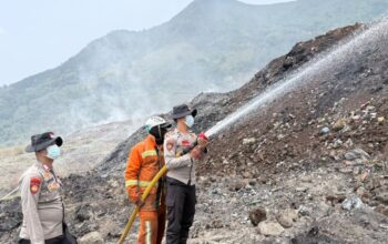 Diterpa Asap TPA Pasirbajing, Warga Garut Minta Pembuangan Sampah Dihentikan