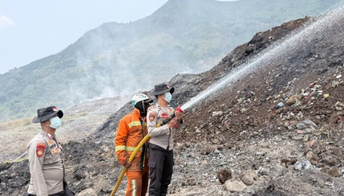 Diterpa Asap TPA Pasirbajing, Warga Garut Minta Pembuangan Sampah Dihentikan
