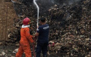 Garut Tetapkan Status Tanggap Darurat Kebakaran TPA Pasirbajing dan Pasar Andir